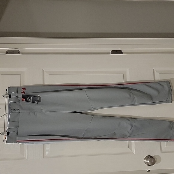 Under Armour Men's Gray Pants with Red Accents - Picture 1 of 7